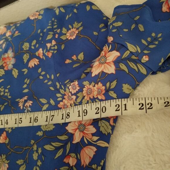 Women's Floral Boho Faux Wrap Top Size Medium Blue - Picture 6 of 8